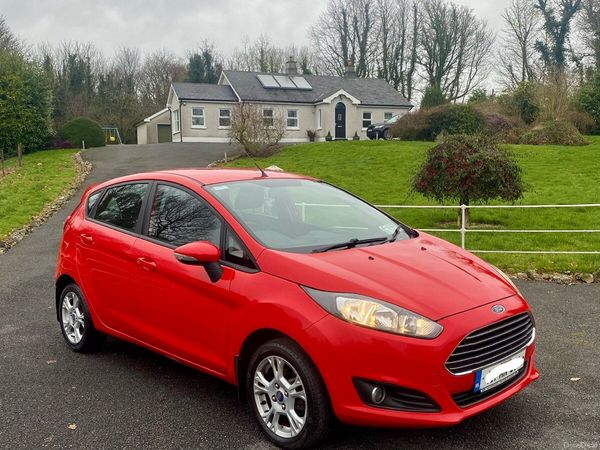 Ford Fiesta Hatchback, Petrol, 2013, Red