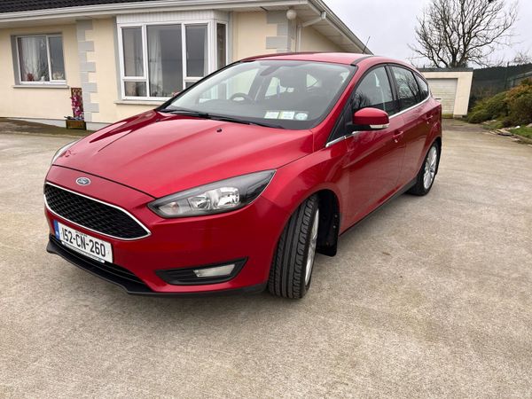 Ford Focus Hatchback, Diesel, 2015, Red