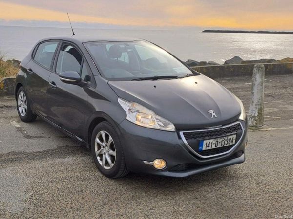 Peugeot 208 Hatchback, Petrol, 2014, Grey
