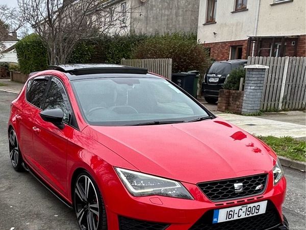 SEAT Leon Estate, Petrol, 2016, Red