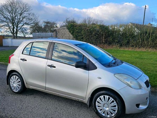 Toyota Yaris Hatchback, Petrol, 2007, Silver