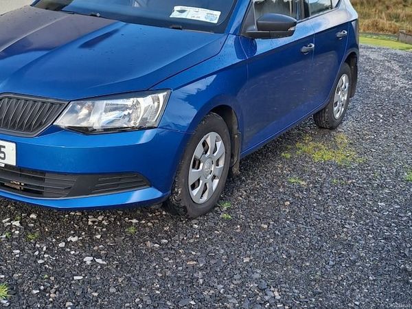 Skoda Fabia Hatchback, Petrol, 2015, Blue
