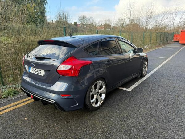 Ford Focus Hatchback, Diesel, 2014, Blue
