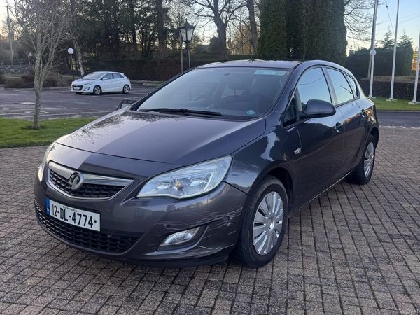 Vauxhall Astra Hatchback, Diesel, 2012, Grey