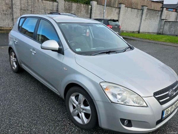 Kia Ceed Hatchback, Diesel, 2008, Silver