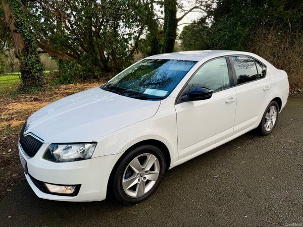Skoda Octavia Saloon, Diesel, 2016, White