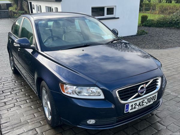 Volvo S40 Saloon, Diesel, 2012, Blue