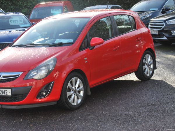 Opel Corsa Hatchback, Petrol, 2014, Red