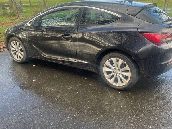 Vauxhall Astra Hatchback, Diesel, 2012, Black
