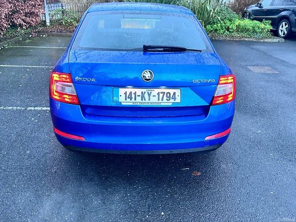 Skoda Octavia Saloon, Diesel, 2014, Blue