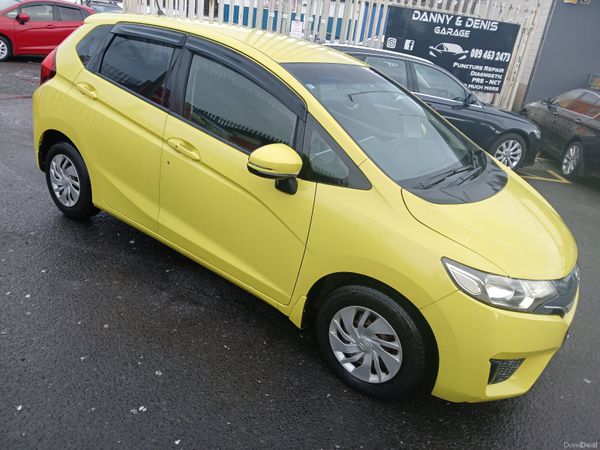 Honda Fit Hatchback, Petrol, 2013, Yellow