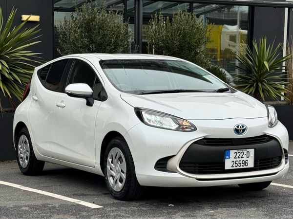 Toyota Aqua Hatchback, Petrol Hybrid, 2022, White