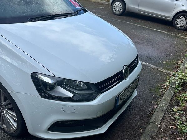 Volkswagen Polo Hatchback, Petrol, 2014, White