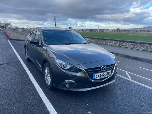 Mazda Mazda3 Hatchback, Diesel, 2014, Brown