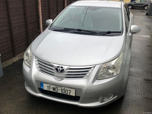 Toyota Avensis Saloon, Diesel, 2011, Silver
