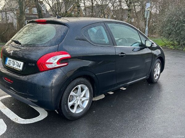 Peugeot 208 Hatchback, Petrol, 2013, Black