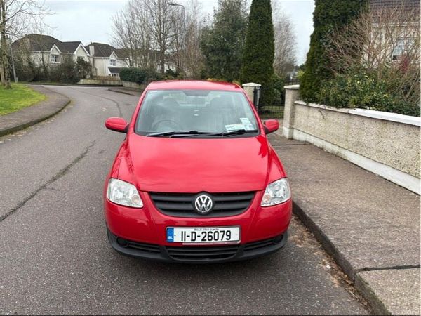 Volkswagen Fox Hatchback, Petrol, 2011, Red