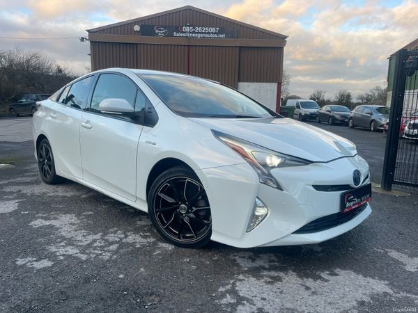 Toyota Prius Saloon, Petrol Hybrid, 2017, White
