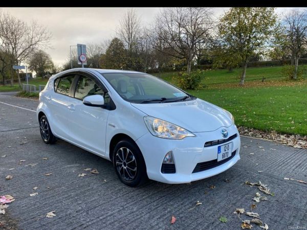 Toyota Aqua Hatchback, Petrol Hybrid, 2012, White