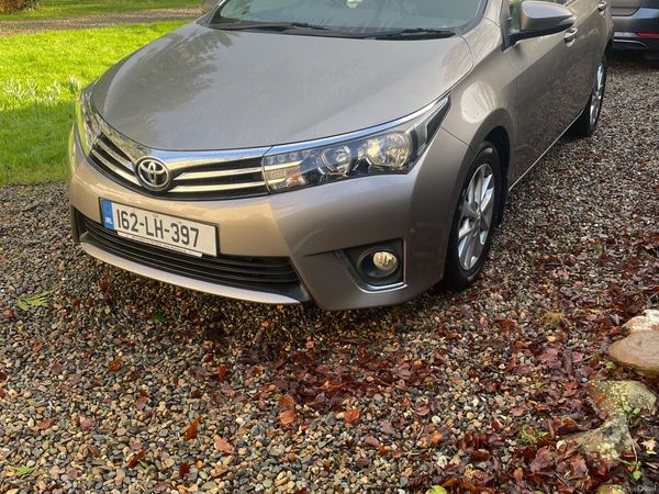 Toyota Corolla Saloon, Diesel, 2016, Bronze