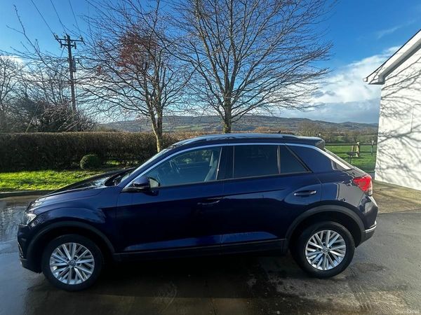 Volkswagen T-Roc SUV, Diesel, 2019, Blue