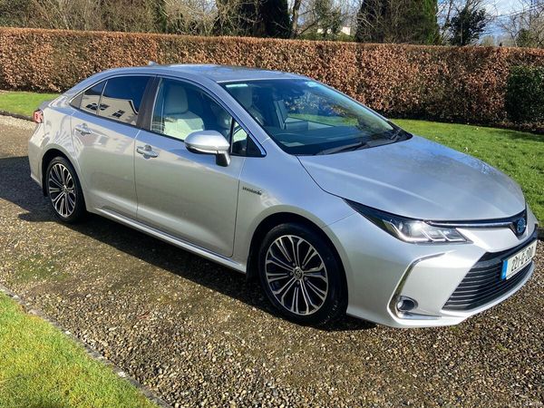 Toyota Corolla Saloon, Petrol Hybrid, 2021, Silver