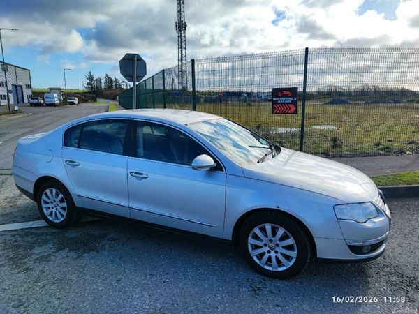 Volkswagen Passat Saloon, Petrol, 2008, Silver