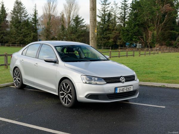 Volkswagen Jetta Saloon, Diesel, 2011, Silver