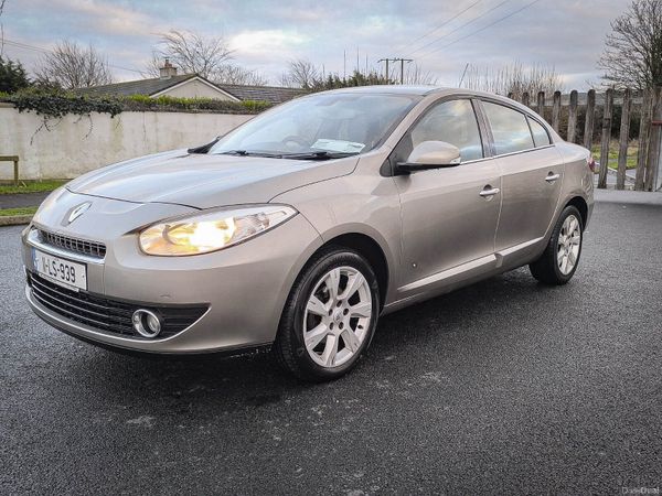 Renault Fluence Saloon, Diesel, 2011, Gold