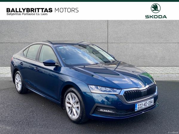 Skoda Octavia Saloon, Petrol, 2022, Blue