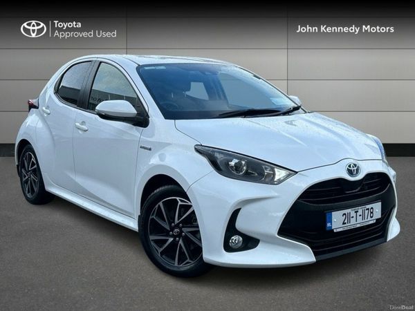 Toyota Yaris Hatchback, Petrol Hybrid, 2021, White
