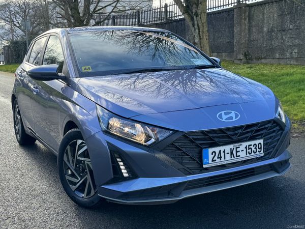 Hyundai i20 Hatchback, Petrol, 2024, Blue