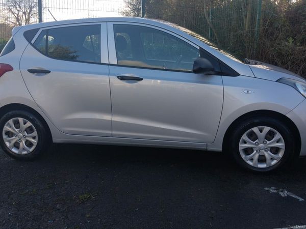 Hyundai i10 Hatchback, Petrol, 2014, Silver