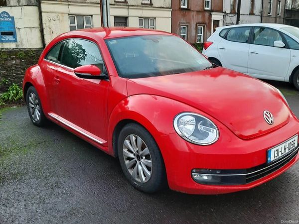 Volkswagen Beetle Hatchback, Petrol, 2013, Red