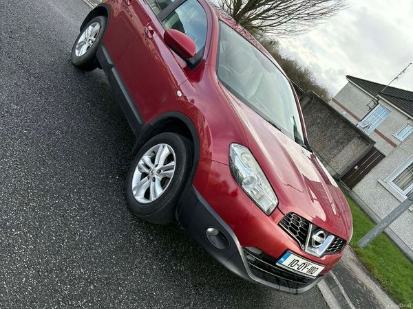 Nissan Qashqai Hatchback, Diesel, 2010, Red