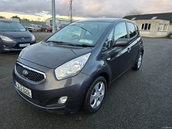 Kia Venga MPV, Diesel, 2013, Silver