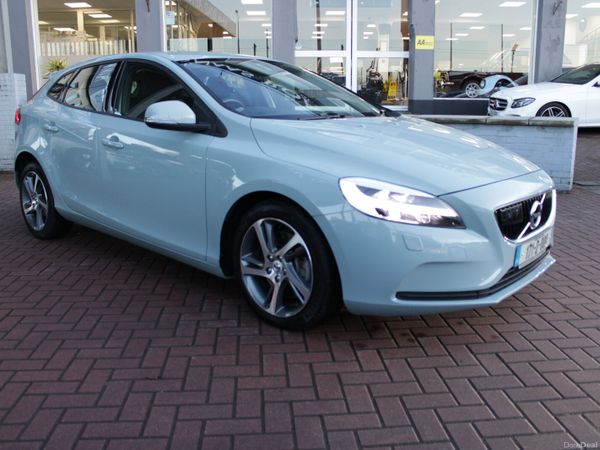 Volvo V40 Estate, Diesel, 2017, Blue