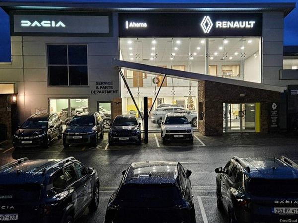 Renault Captur Hatchback, Petrol, 2024, Red