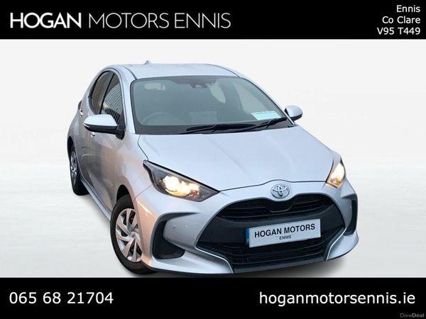 Toyota Yaris Hatchback, Petrol, 2020, Silver