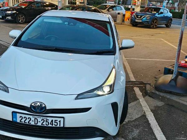 Toyota Prius Hatchback, Petrol Hybrid, 2022, White