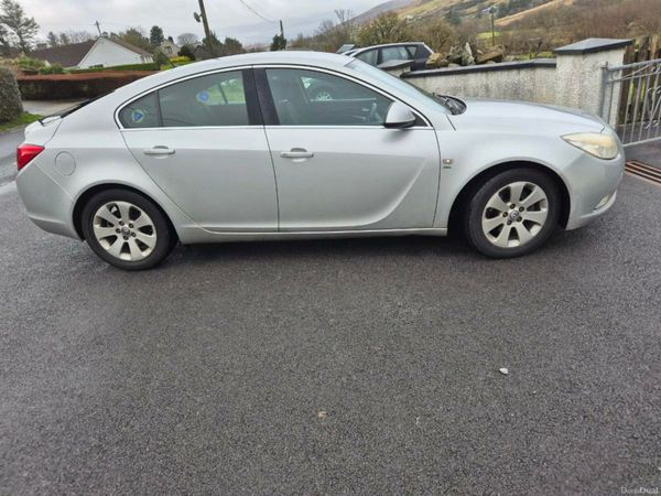 Vauxhall Insignia Hatchback, Petrol, 2010, Silver