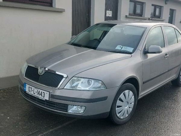 Skoda Octavia Hatchback, Petrol, 2007, Beige