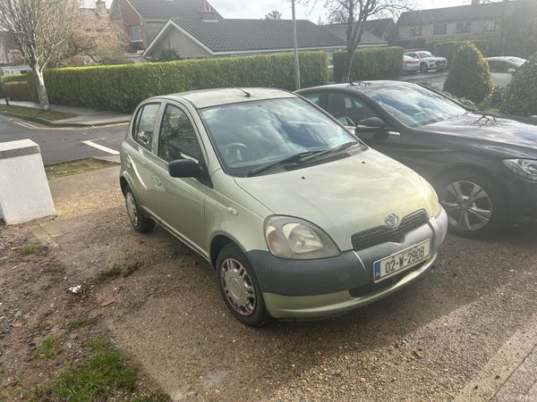 Toyota Yaris Hatchback, Petrol, 2002, Black