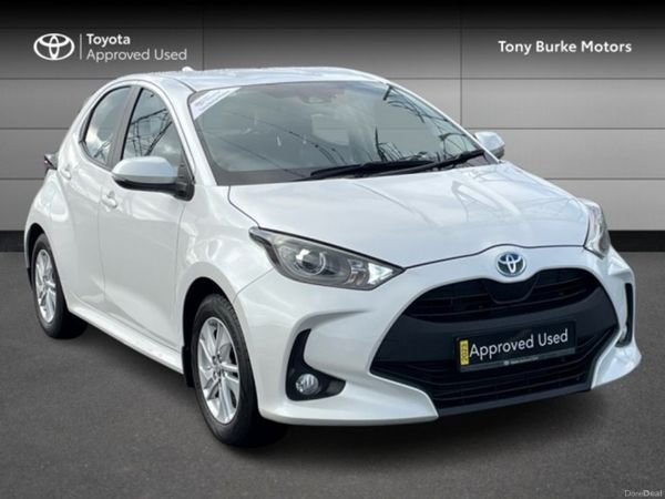 Toyota Yaris Hatchback, Petrol Hybrid, 2023, White