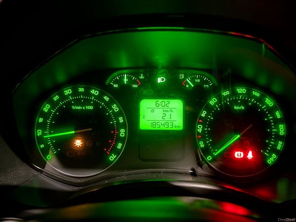 Skoda Octavia Hatchback, Petrol, 2008, Silver