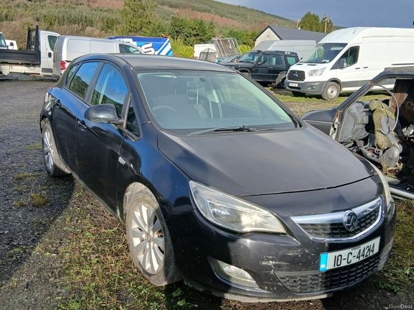Vauxhall Astra Hatchback, Diesel, 2010, Black