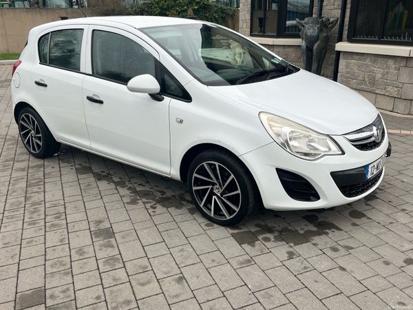 Vauxhall Corsa Hatchback, Diesel, 2012, White