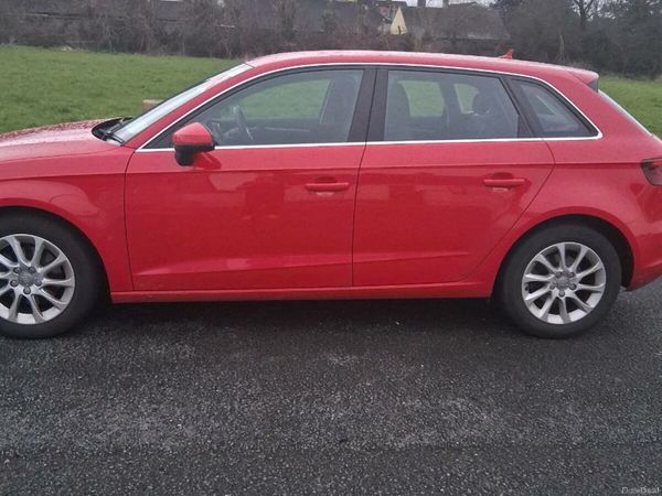 Volkswagen Golf Hatchback, Petrol, 2013, Red