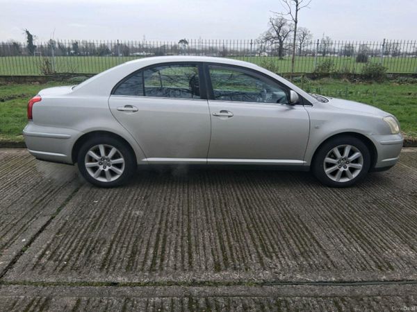 Toyota Avensis Saloon, Petrol, 2005, Silver