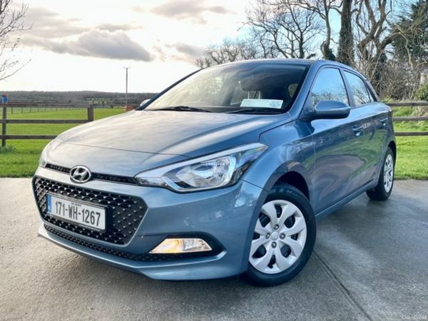 Hyundai i20 Hatchback, Petrol, 2017, Blue